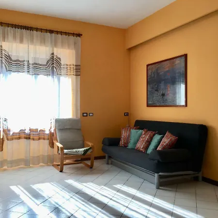 La Casa Colorata Ten Minutes To Colosseum Rome