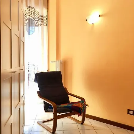 Apartment La Casa Colorata Ten Minutes To Colosseum *