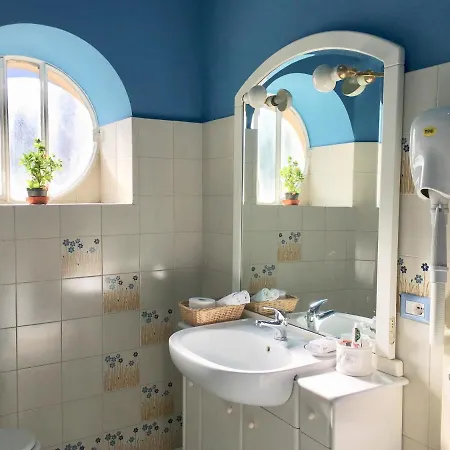 Apartment La Casa Colorata Ten Minutes To Colosseum *